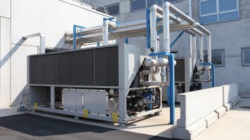 carrier-air-conditioning-unit-on-roof