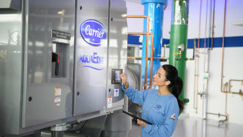 female_service_tech_2020