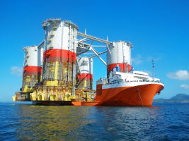 commercial-heavy-lift-cargo-ship