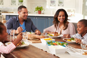 family-eating-dinner-3x2