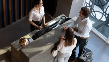 hospitality-service-desk-1168x666