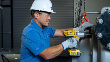 technician-servicing-chiller-16x9