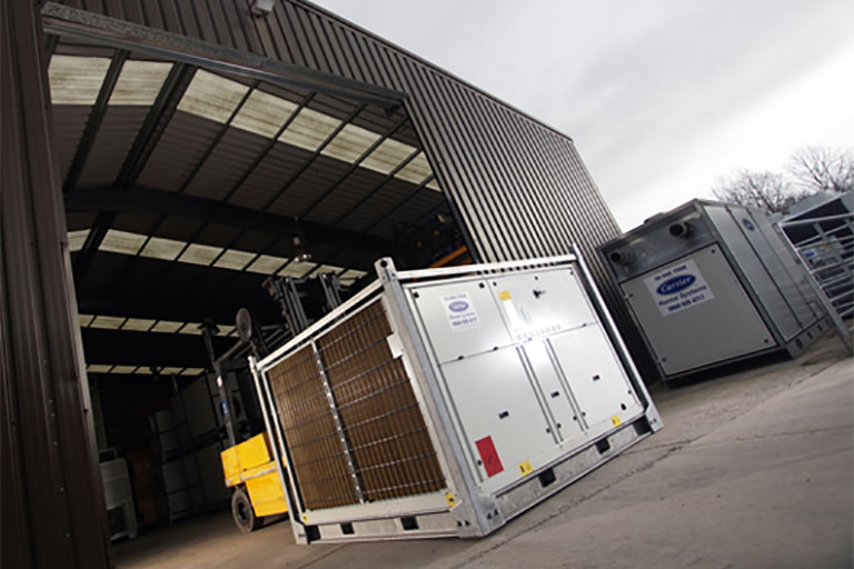 Carrier Aquasnap chiller on location in the UK