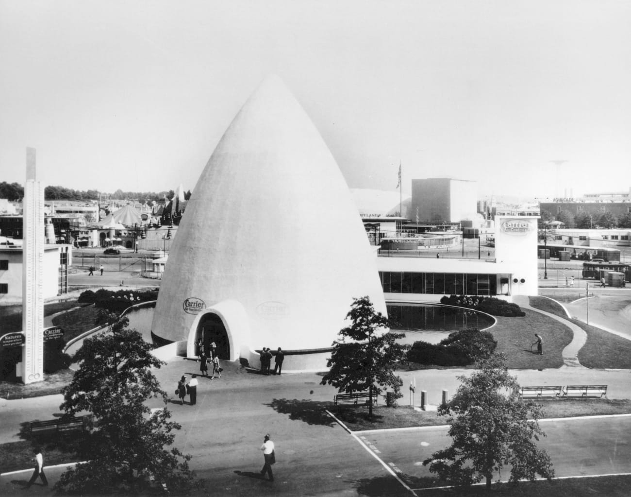 1939-carrier-at-worlds-fair-igloo-of-tomorrow