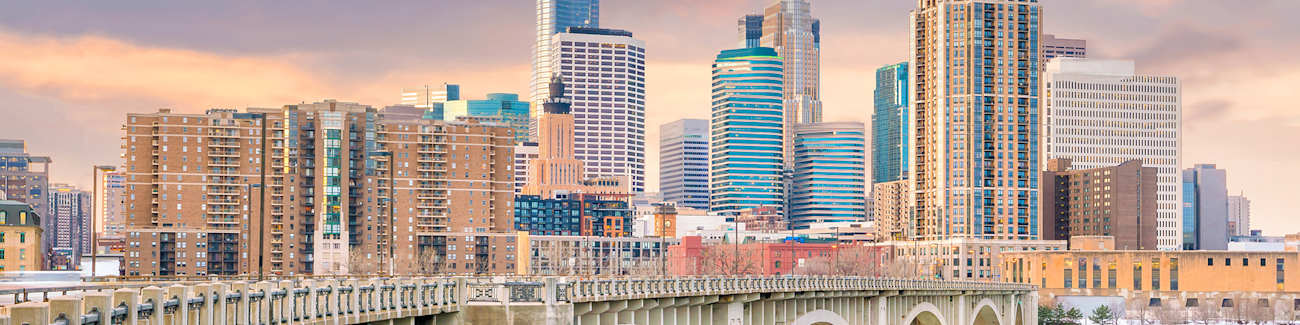 minneapolis-downtown-skyline-in-minnesota-usa
