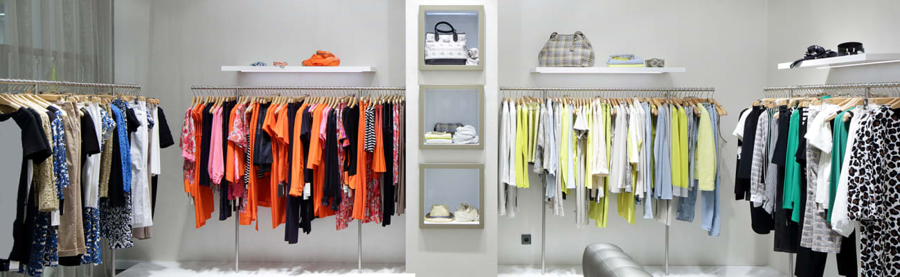 light-commercial-clothes-shop