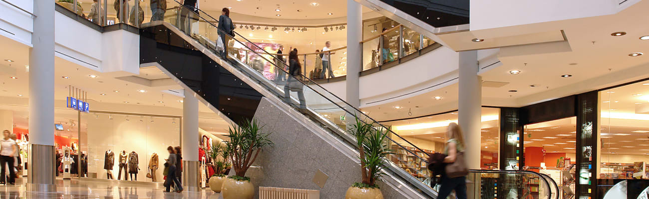 modern-multilevel-shopping-center_c