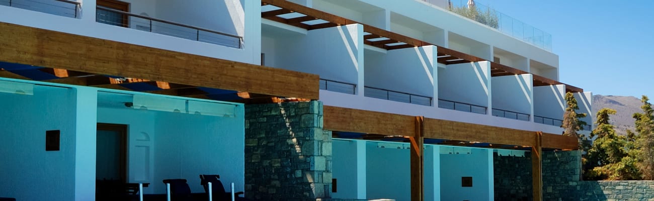 villas-swimming-pool_sq