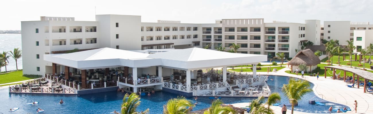 hotel-resort-swimming-pool_h