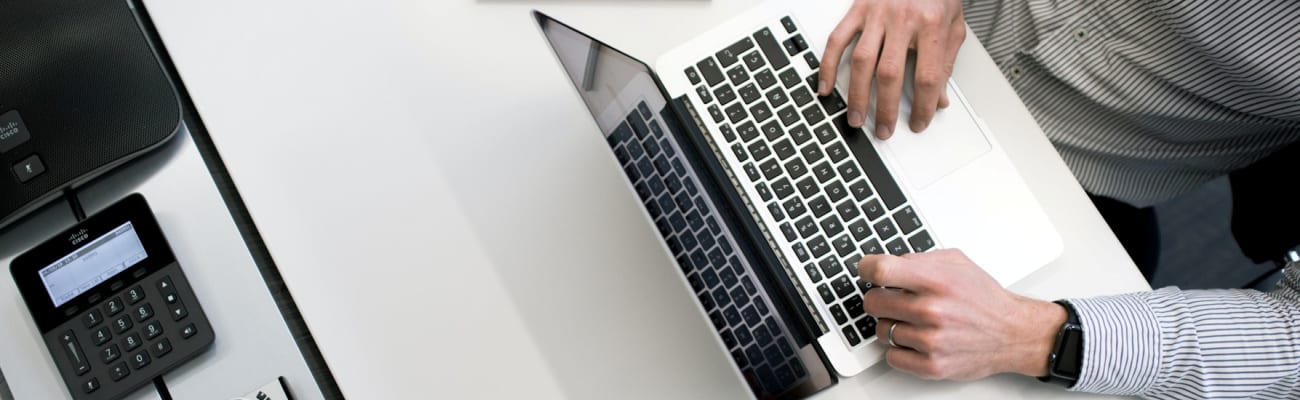 man-working-on-laptop_h