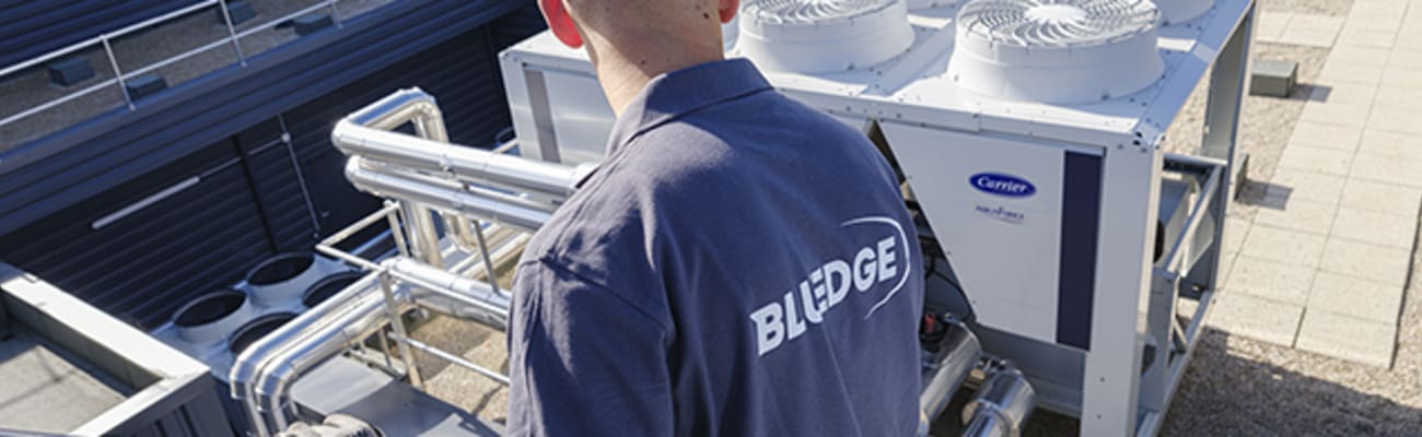 carrier-bluedge-service-technician-on-roof_sq