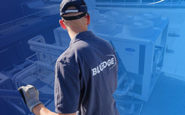 carrier-service-technician-on-roof_c