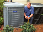 Central_Heating_and_Air_male_tech Central_Heating_and_Air_male_tech
