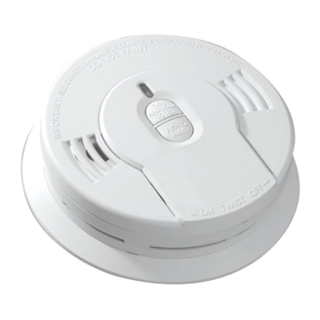 how to put battery in smoke detector