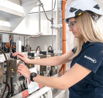 A Marioff Bluedge service professional working with HI-FOG section valves.