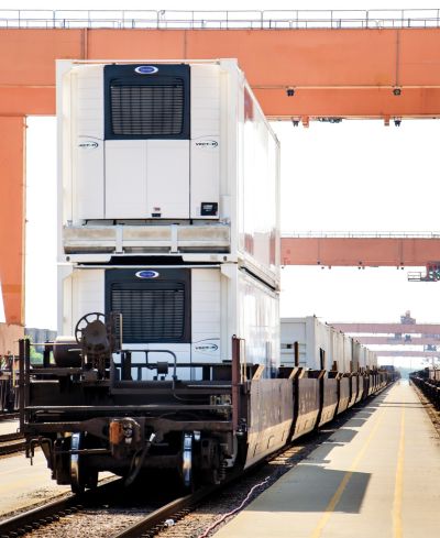 KLLN-Vector-1550-units-on-rail