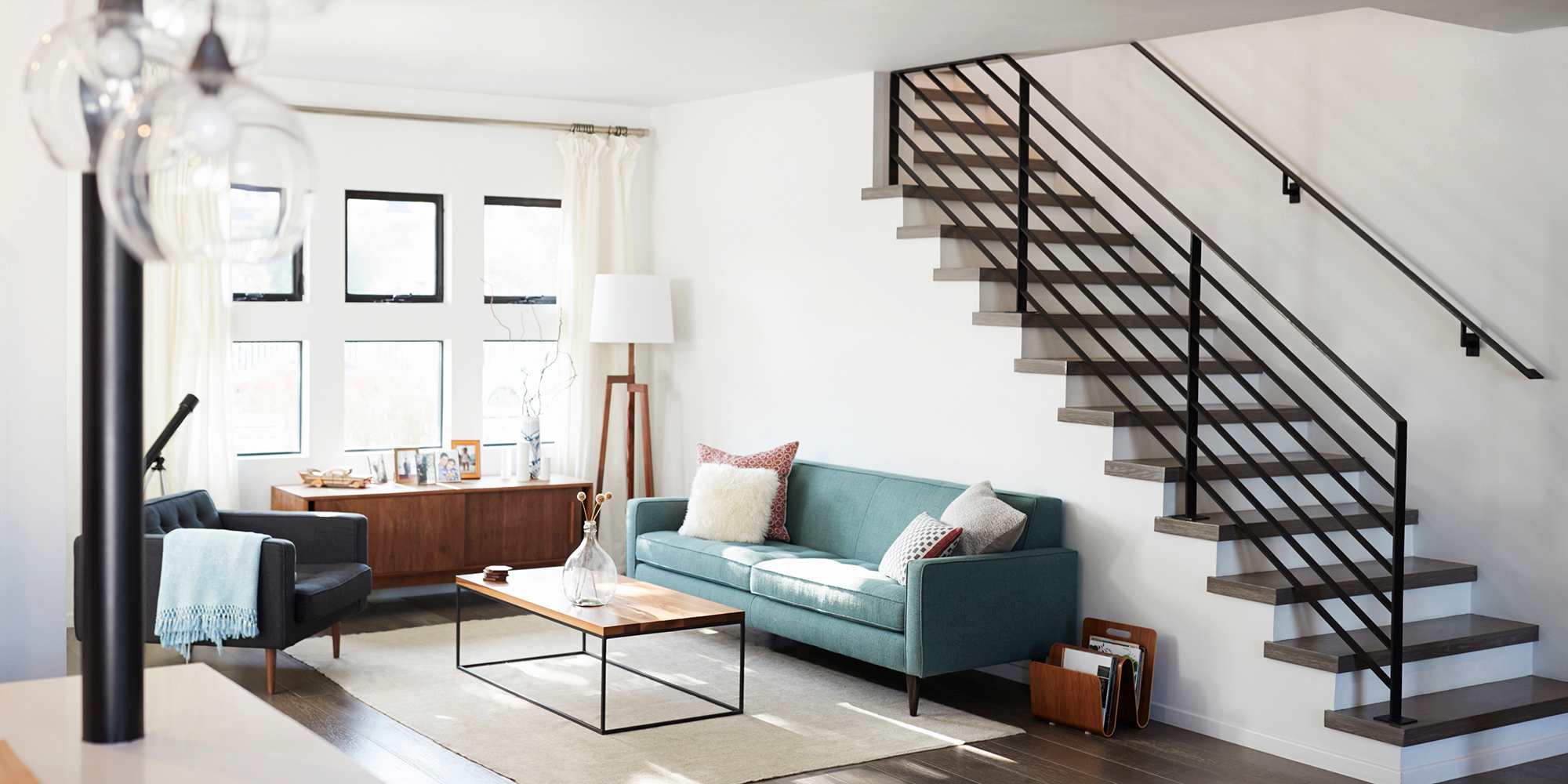 gloria-living-room-16x9