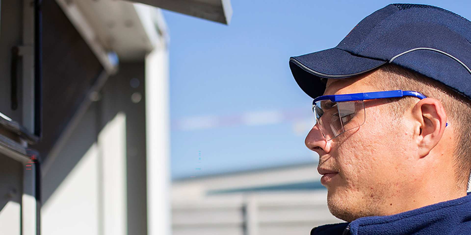 carrier-bluedge-service-technician-on-site-commissioning-2.0-c