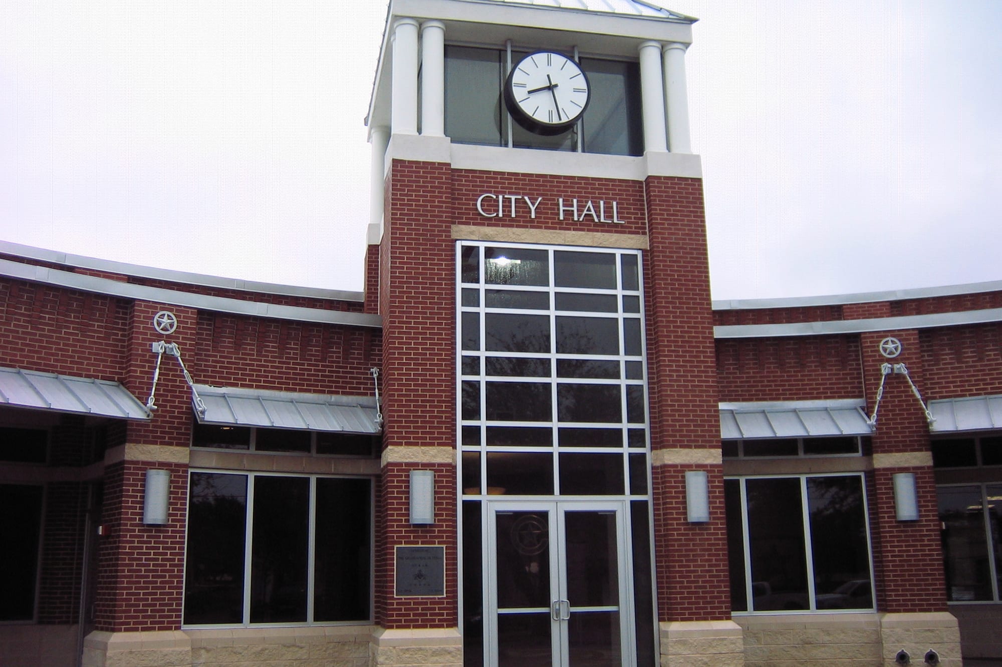 city-of-commerce-city-hall
