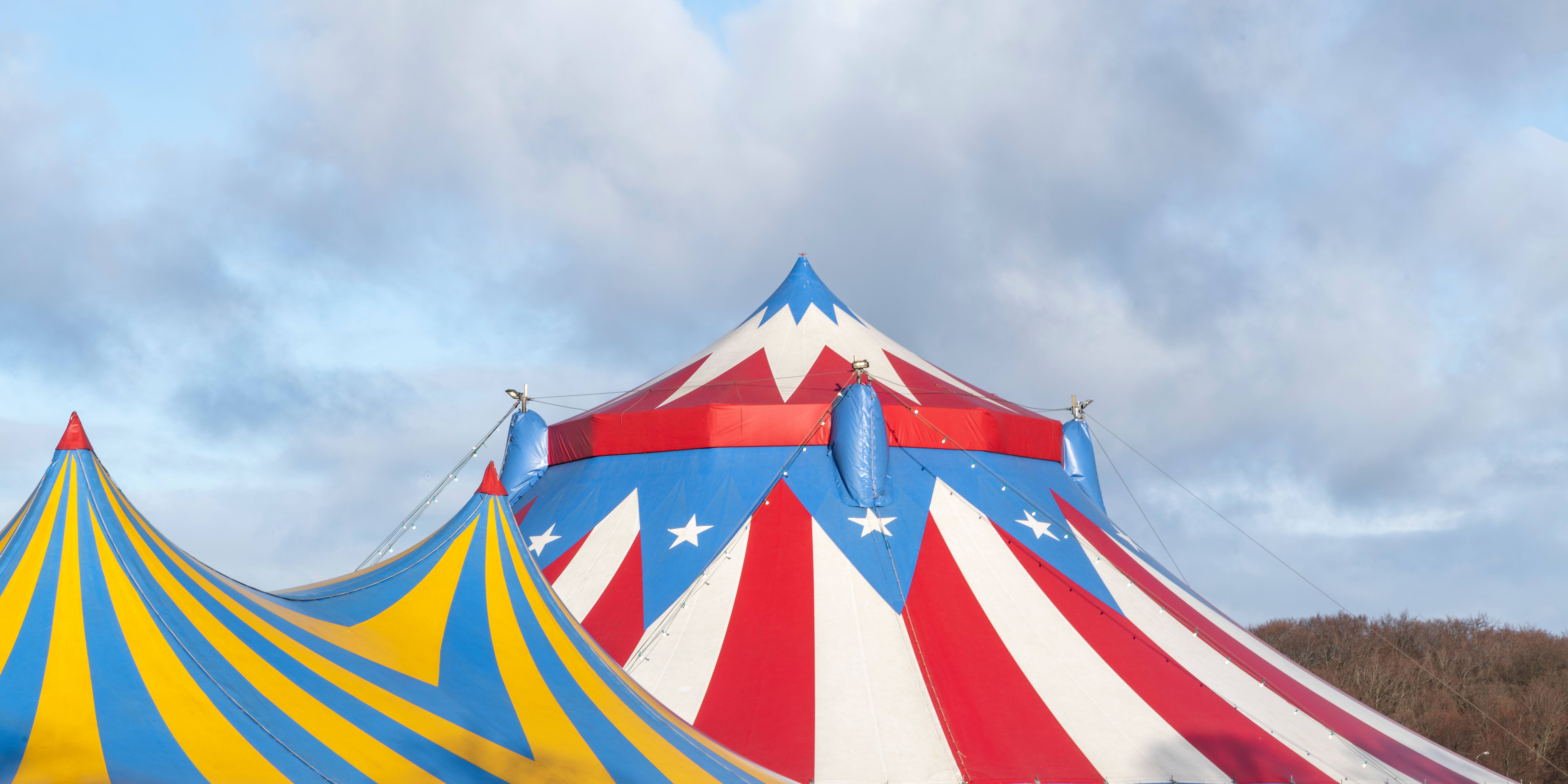 Chapiteaux_et_cirques_Carrier_Rental_1