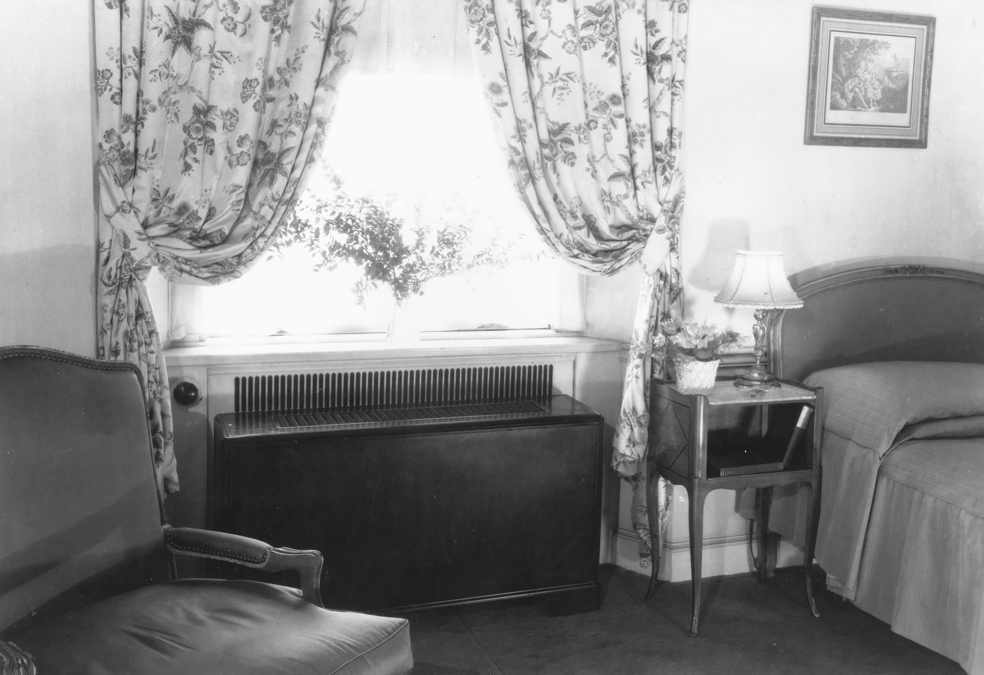 1930-carrier-first-window-sill-air-conditioner