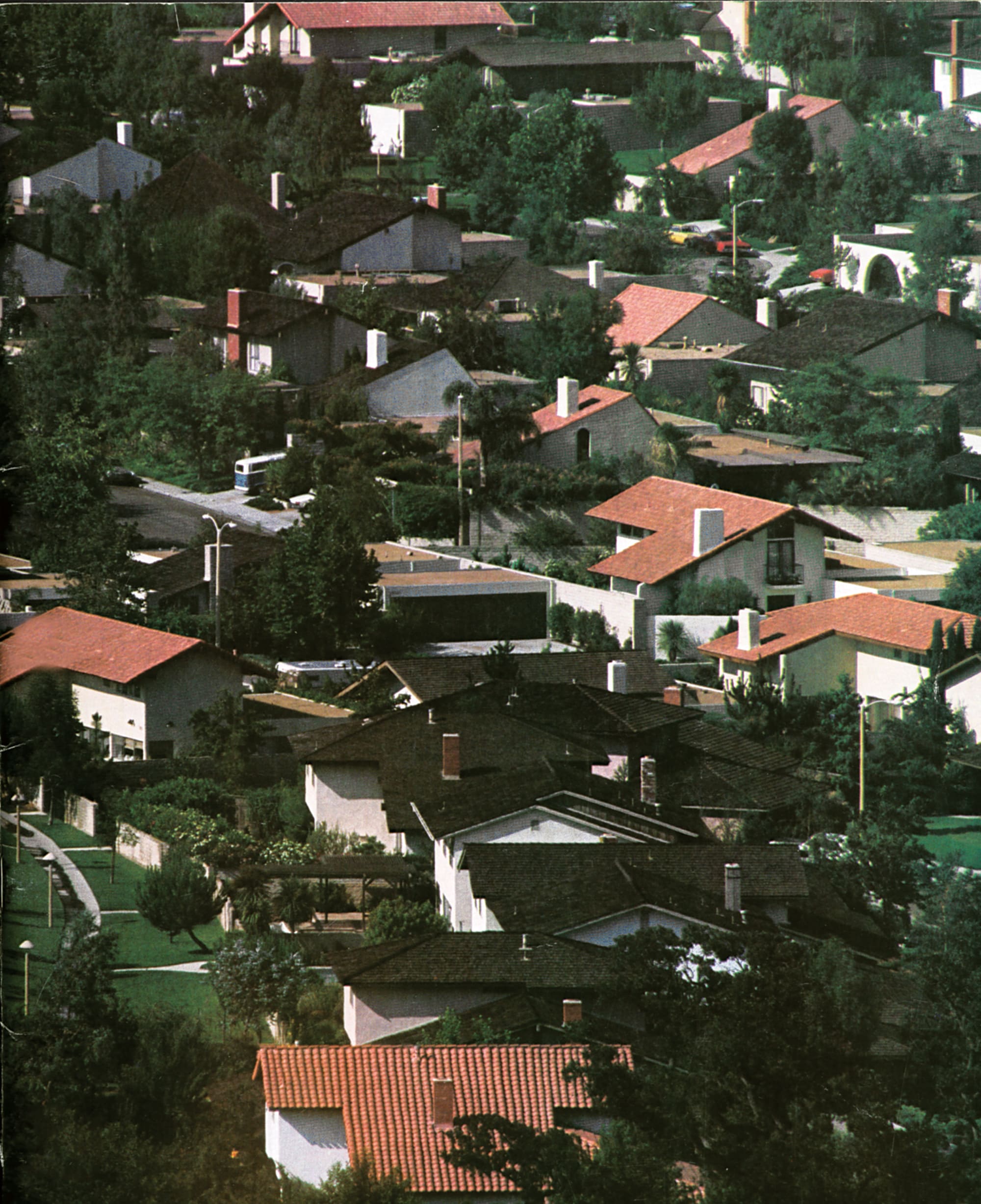 1973-largest-residential-air-conditioning-housing-installation