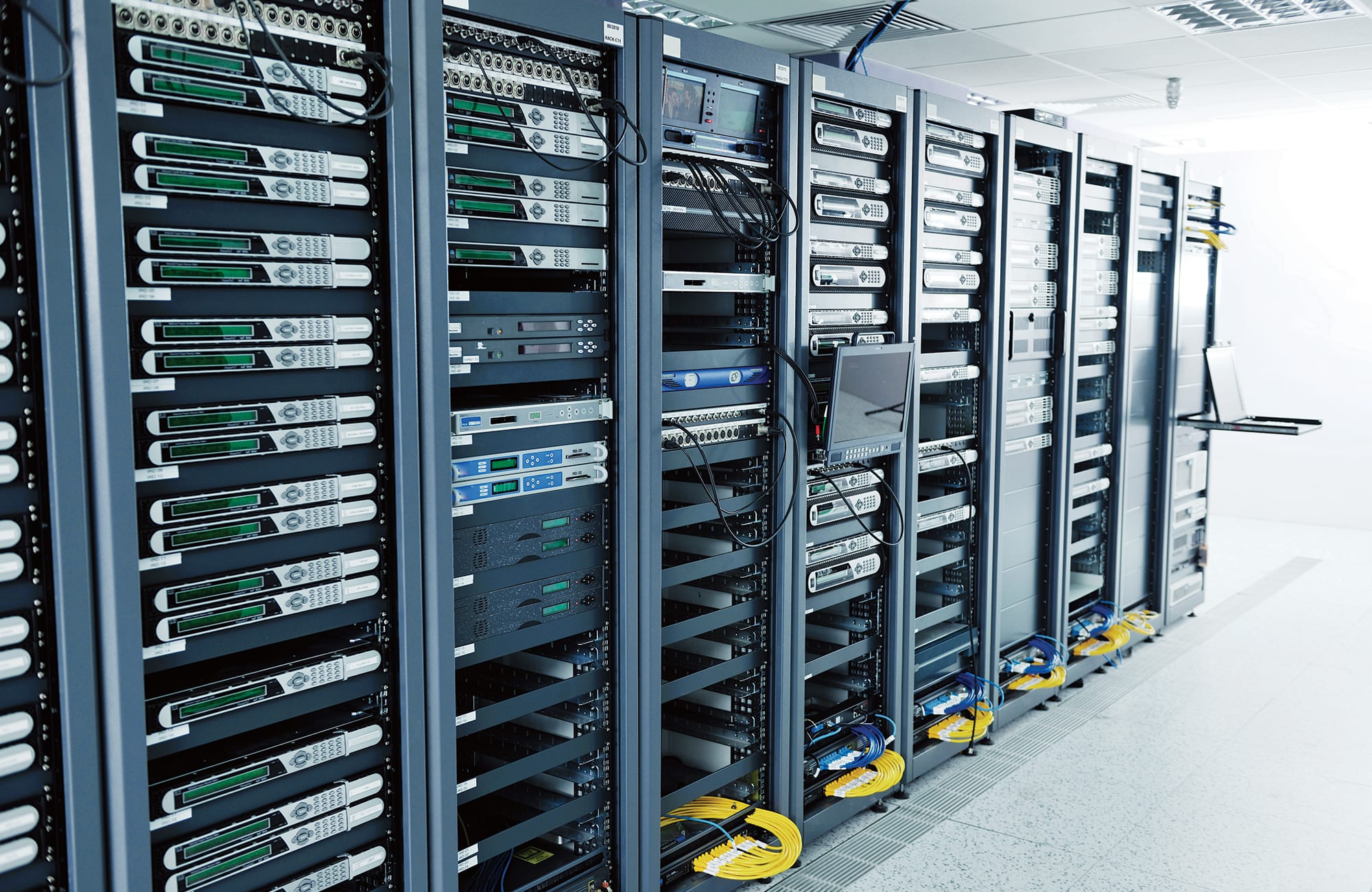 1980-carrier-cools-server-room