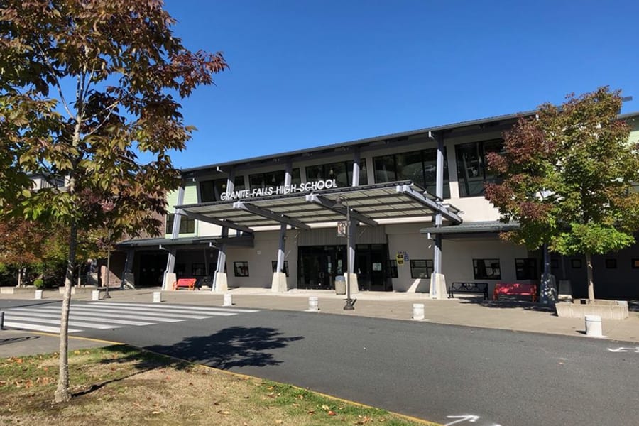 LenelS2-case-study-granite-falls-high-school-3x2