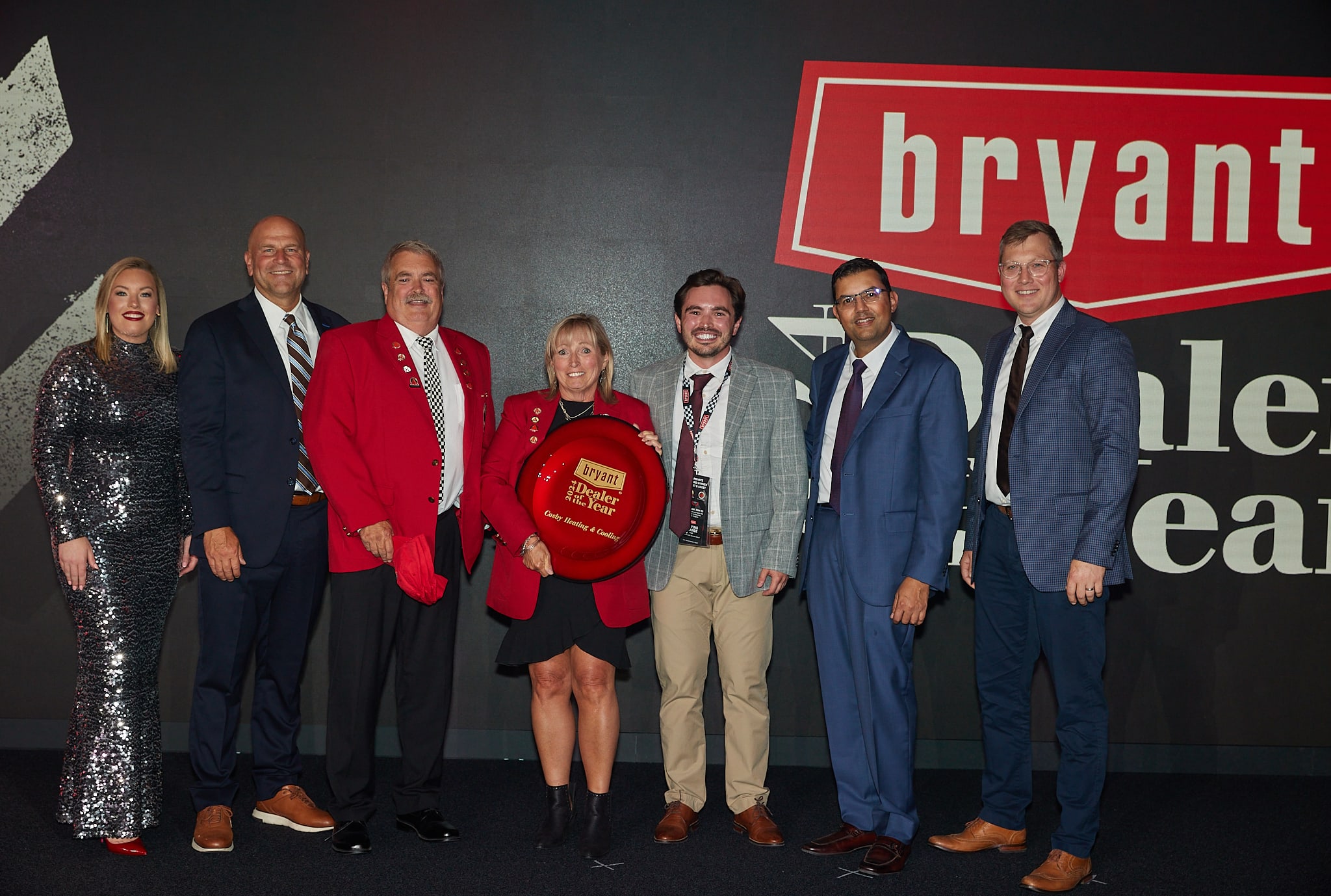 Bryant-Dealer-of-the-Year-with-Bryant-Leadership