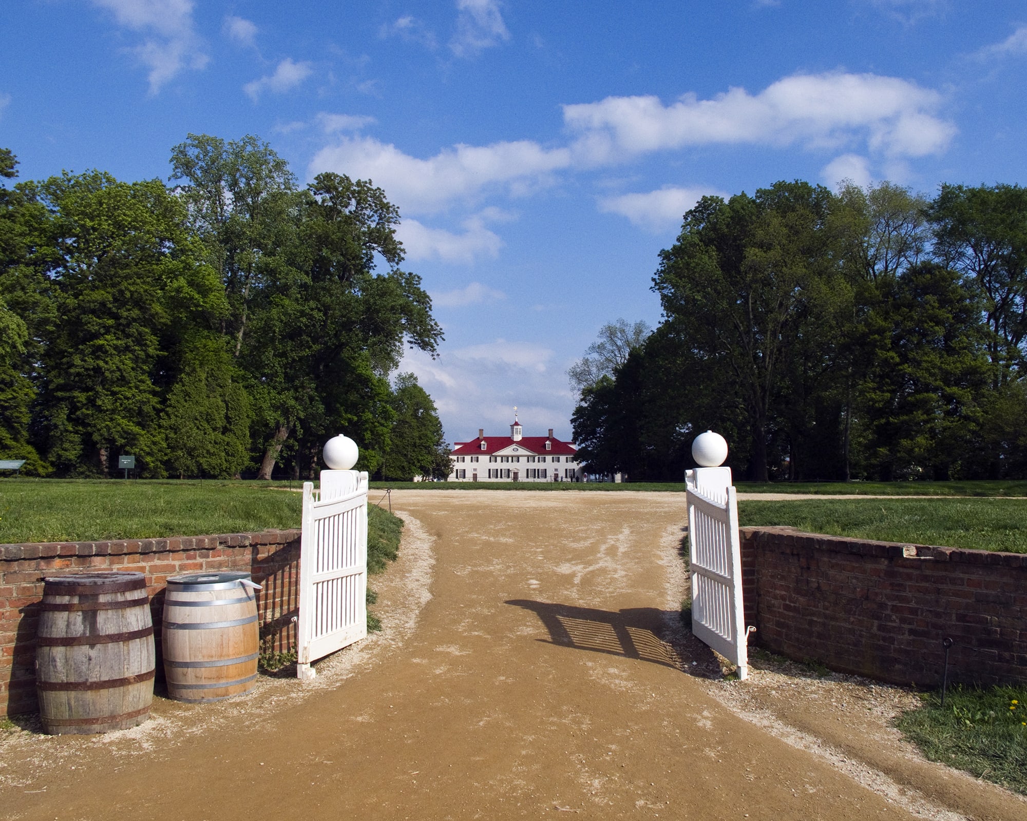 mount-vernon-entrance