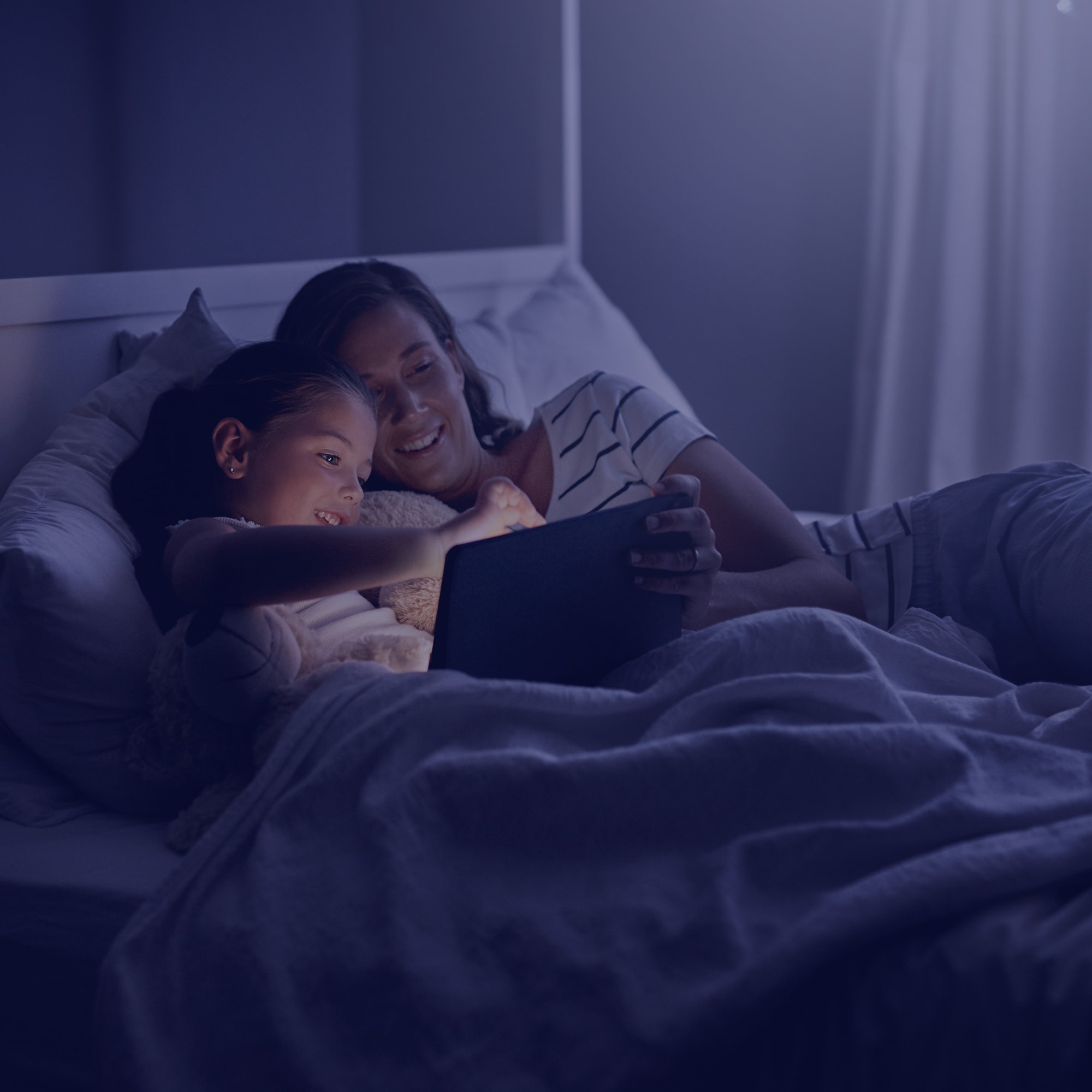 mother-and-child-in-bed-mb