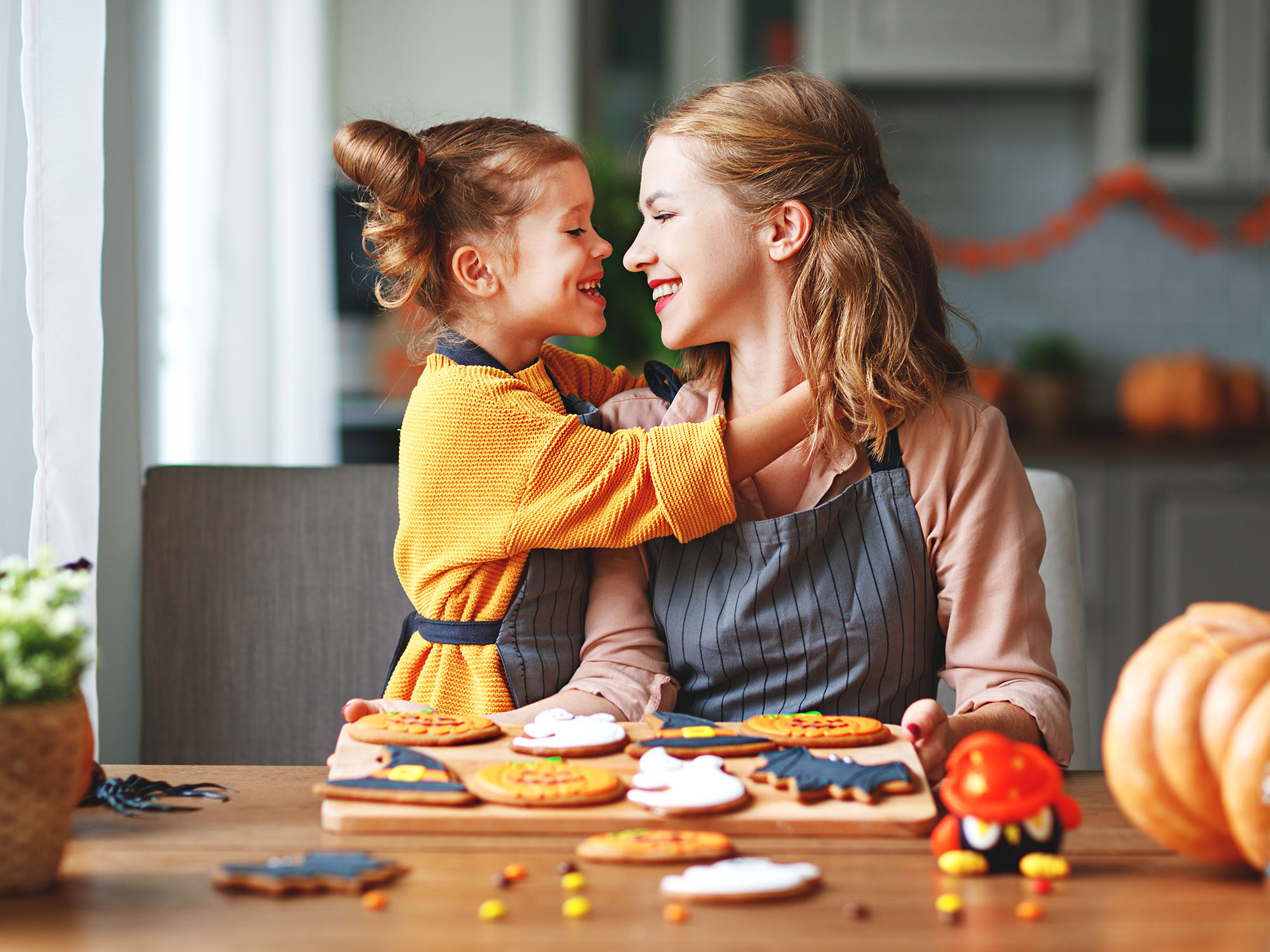 mother-daughter-pumpkin-cookies