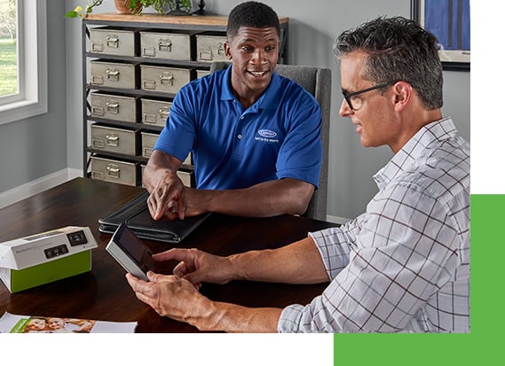 carrier-dealer-talking-to-homeowner-hero