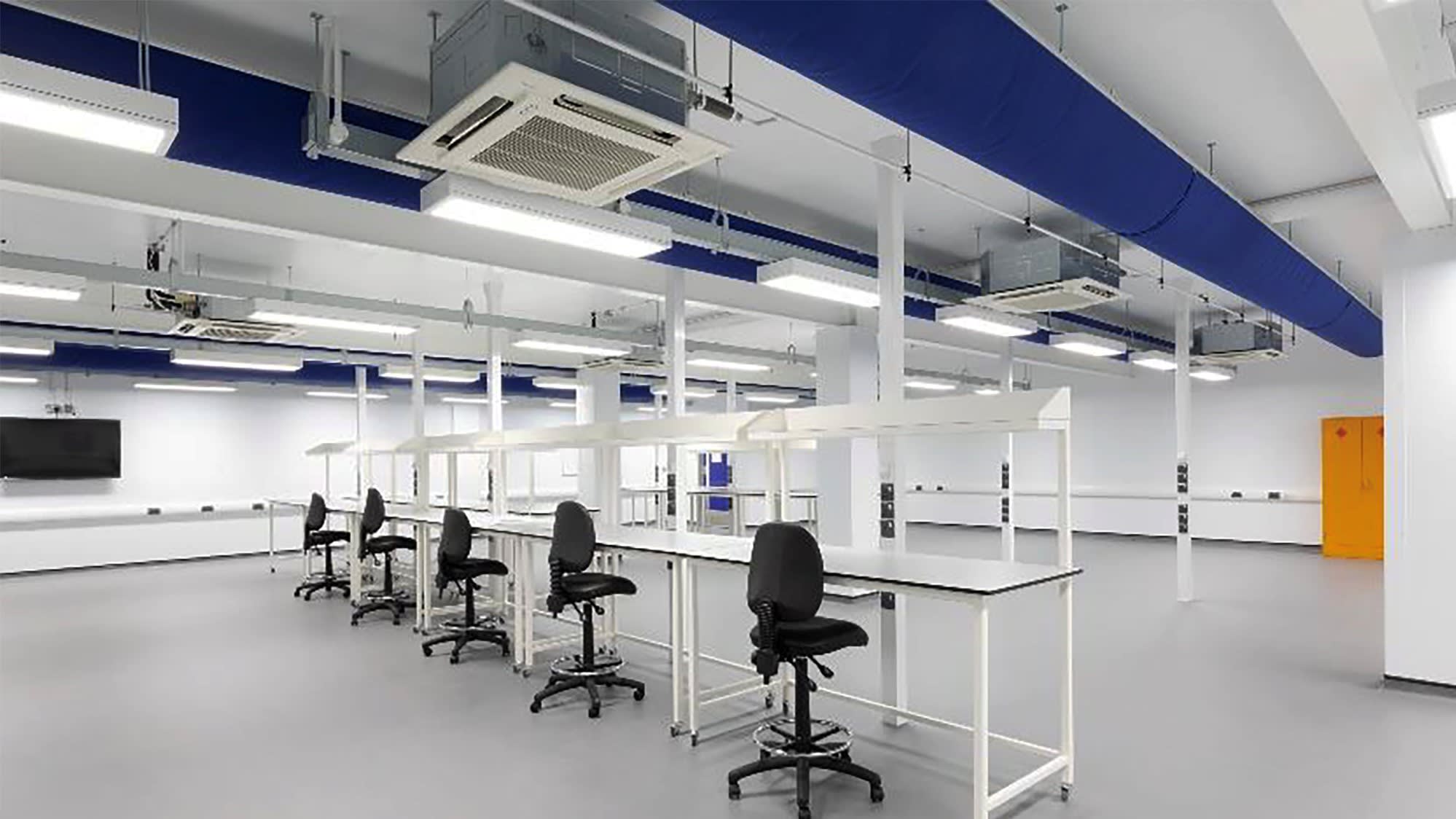 Lab_with_Toshiba_cassettes_in_the_ceiling