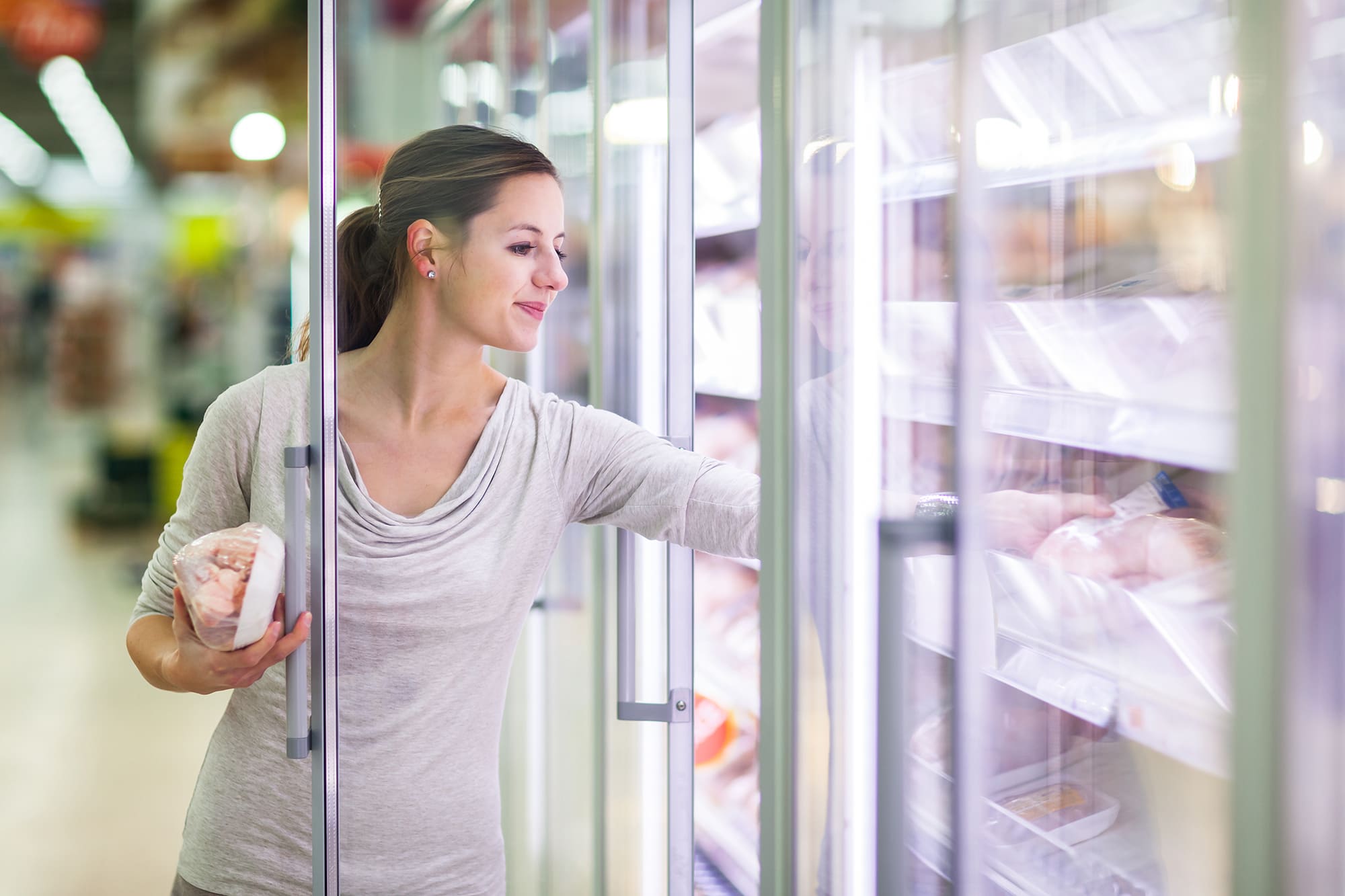 woman-shopping-for-refrigerated-products-3x2