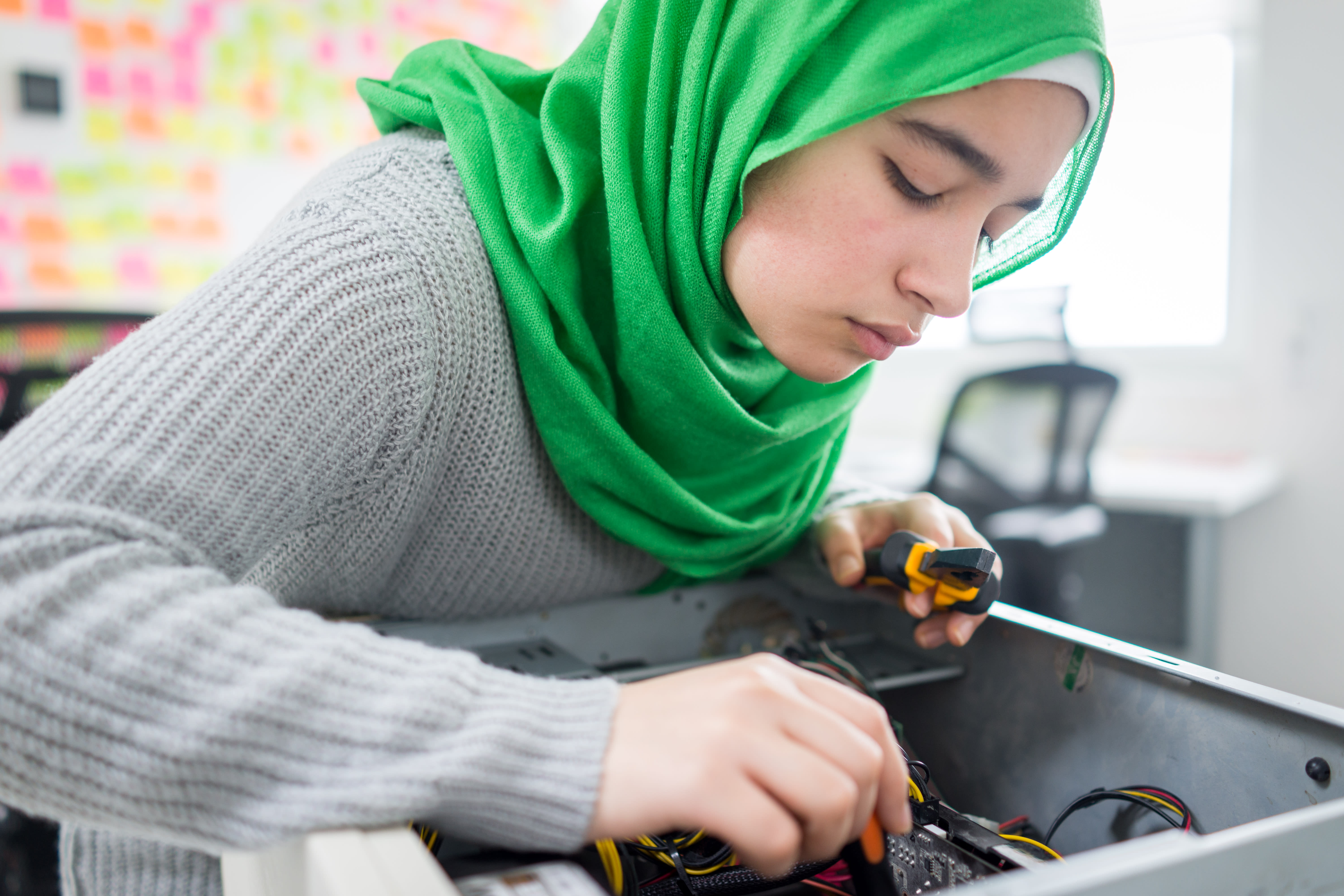 girl-working-on-hvac-3x2