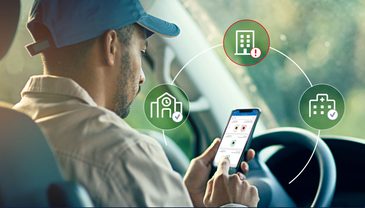 serviceman-checking-io-connected