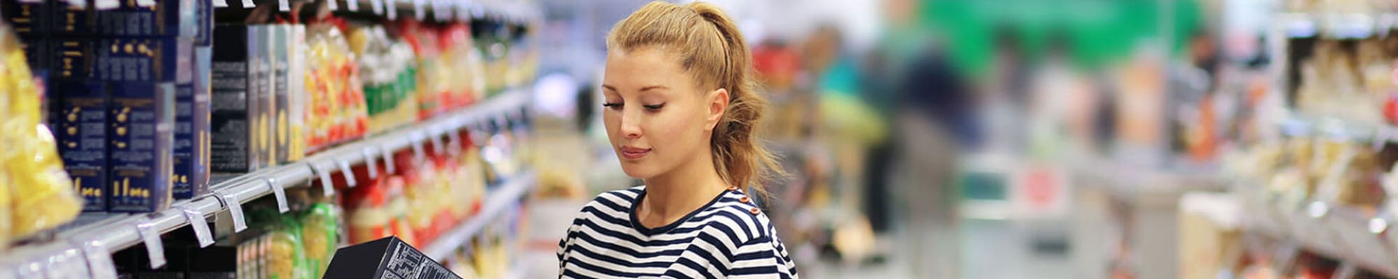girl-doing-shopping
