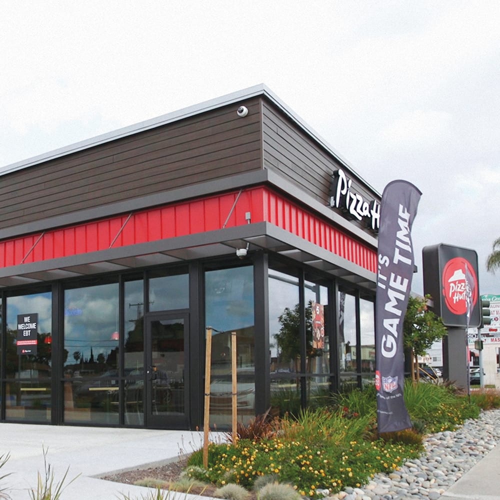 pizzhut-exterior-1x1