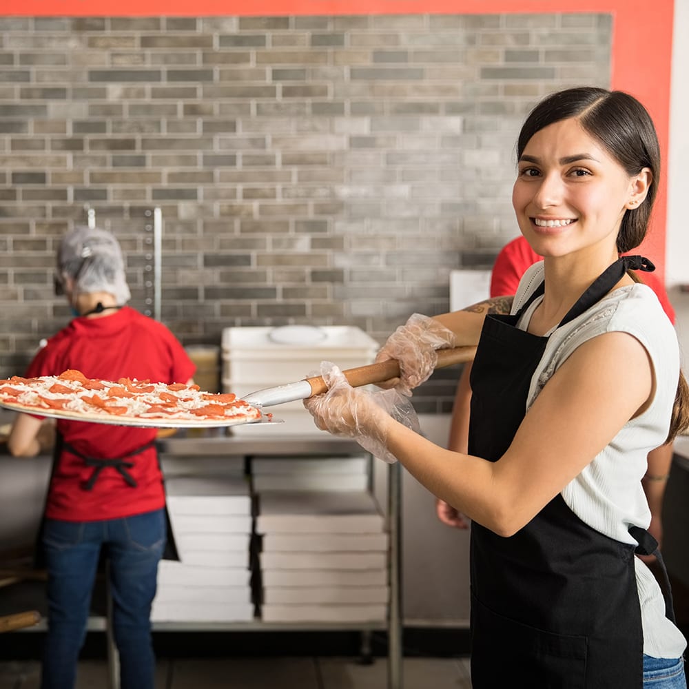 woman-working-in-pizza-restaurant-1x1