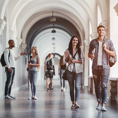 college-students-in-hallway-1x1
