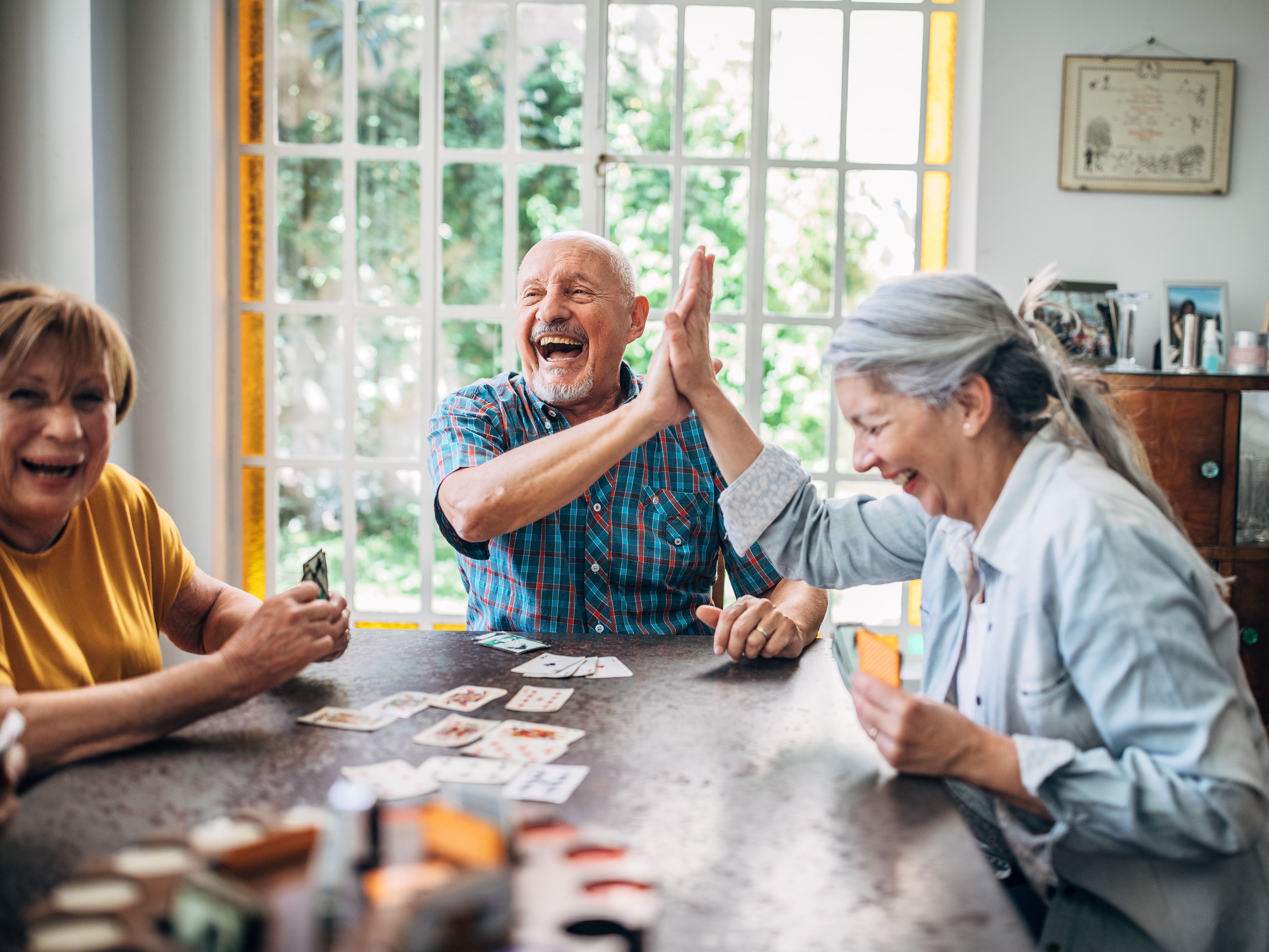 seniors-hanging-out_4-3