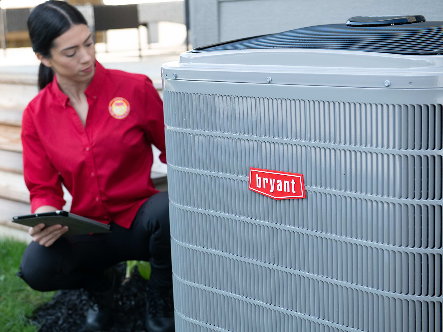 bryant-woman-in-hvac-dealer-services-ac