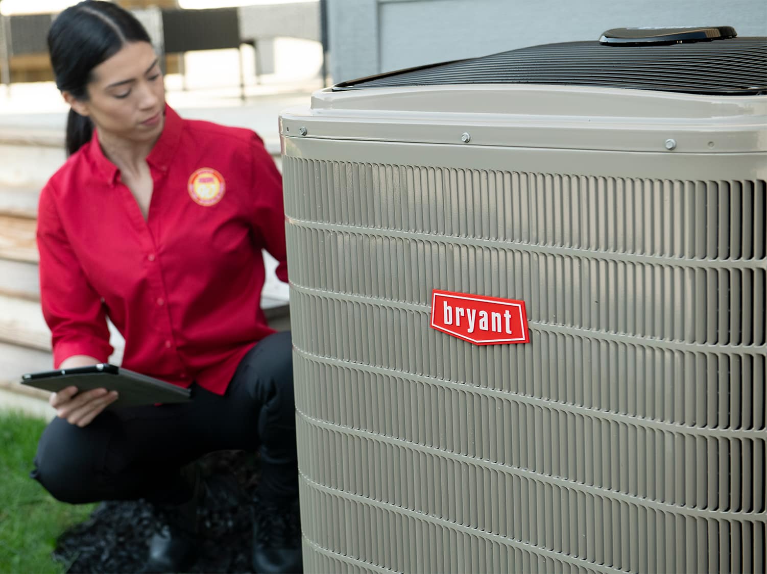 bryant-woman-in-hvac-dealer-services-ac
