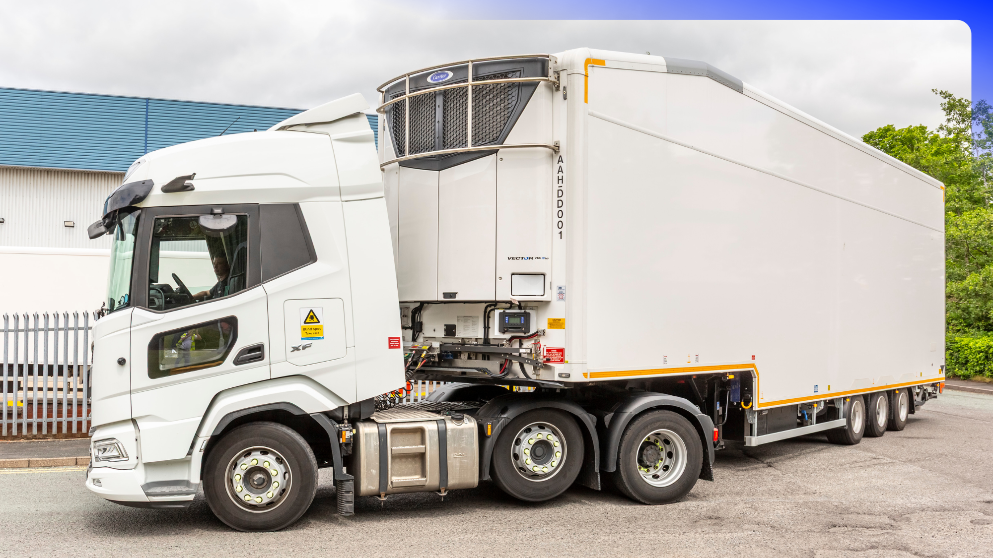 Carrier Vector HE 19 MT trailer refrigeration unit on vehicle