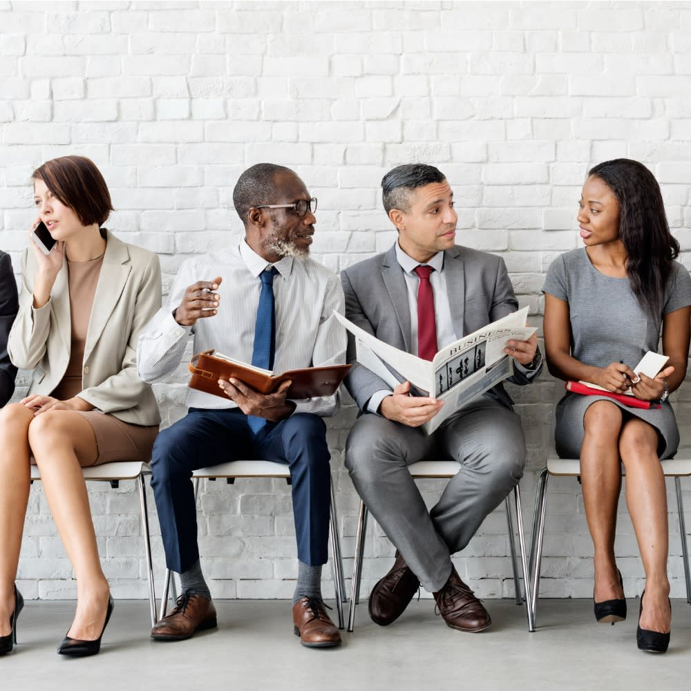 business-people-consuming-news-1x1