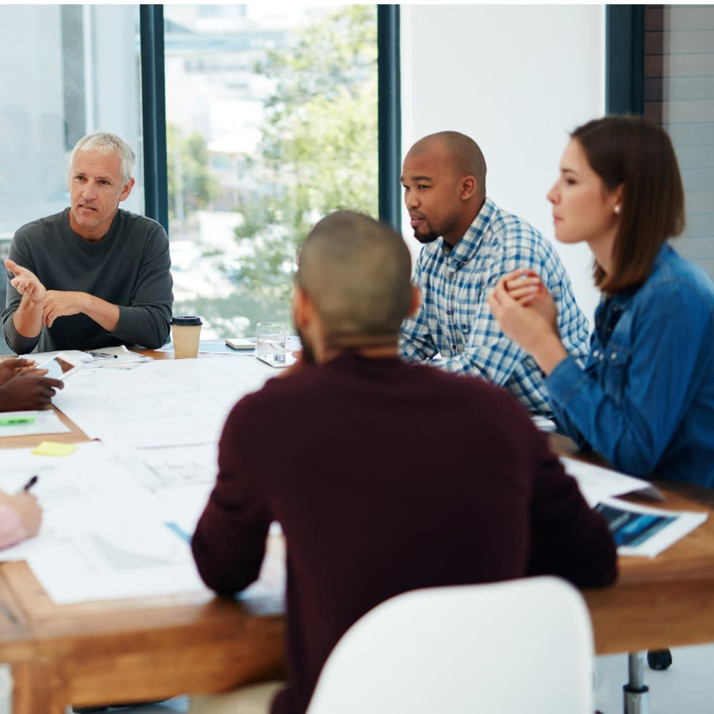 Lenels2-consultants-discussing-project-1x1