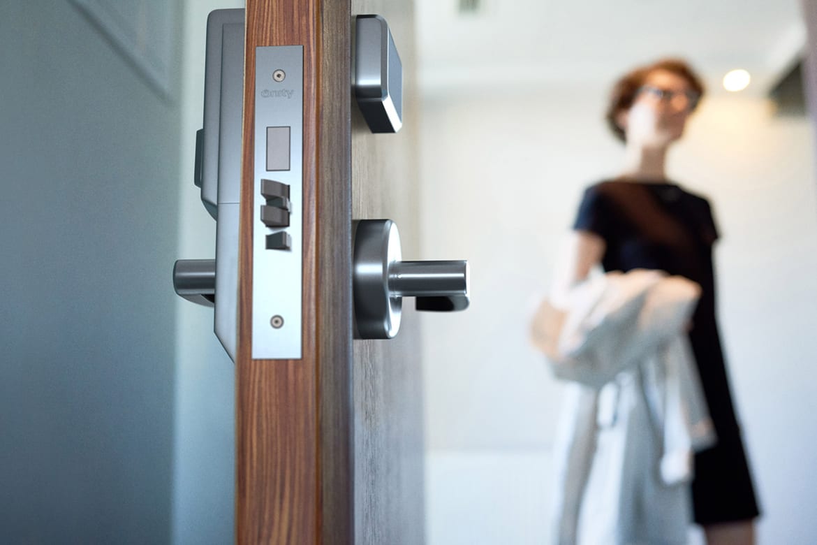 Onity-Trillium-Advance-wood-door-3x2