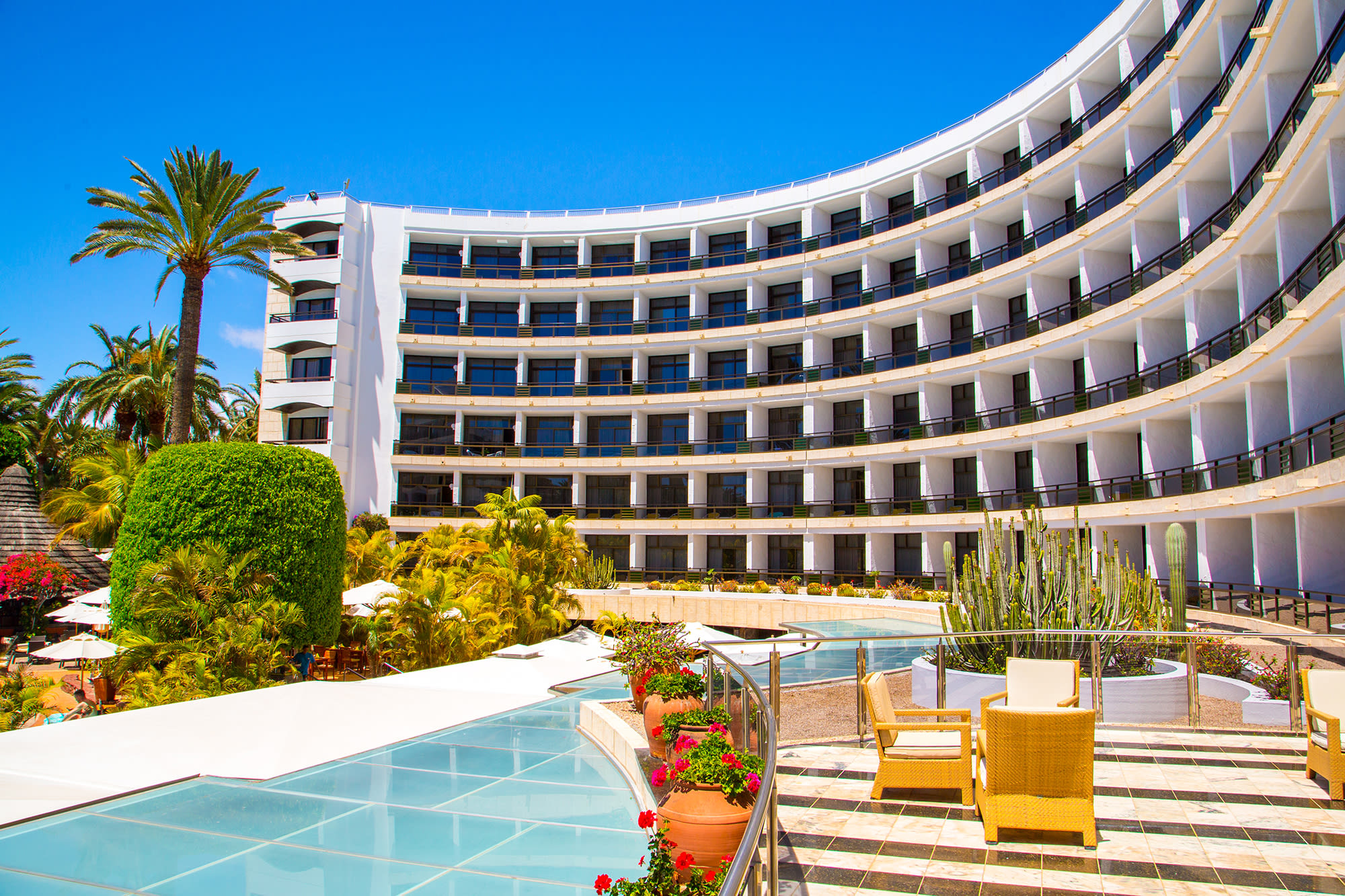 hotel-exterior-3x2