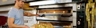 Man-making-pizza-cards